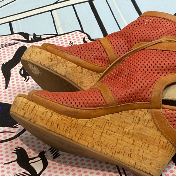 Fall Wedges Tassel Back Tie - Picture 2 of 9